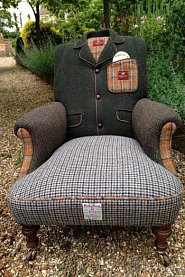 Дизайнеры придумали новый наряд для кресел