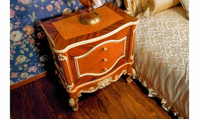 Спальня Rampoldi Комплект: Кровать (Gold Leaf)+2 Тумбы (Walnut+Gold)+Покрывало И Декоративные Подушки AGRI100+AUR102